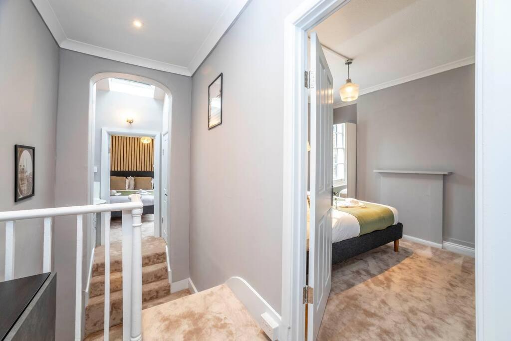 2 Bedroom Flat In Notting Hill Londra